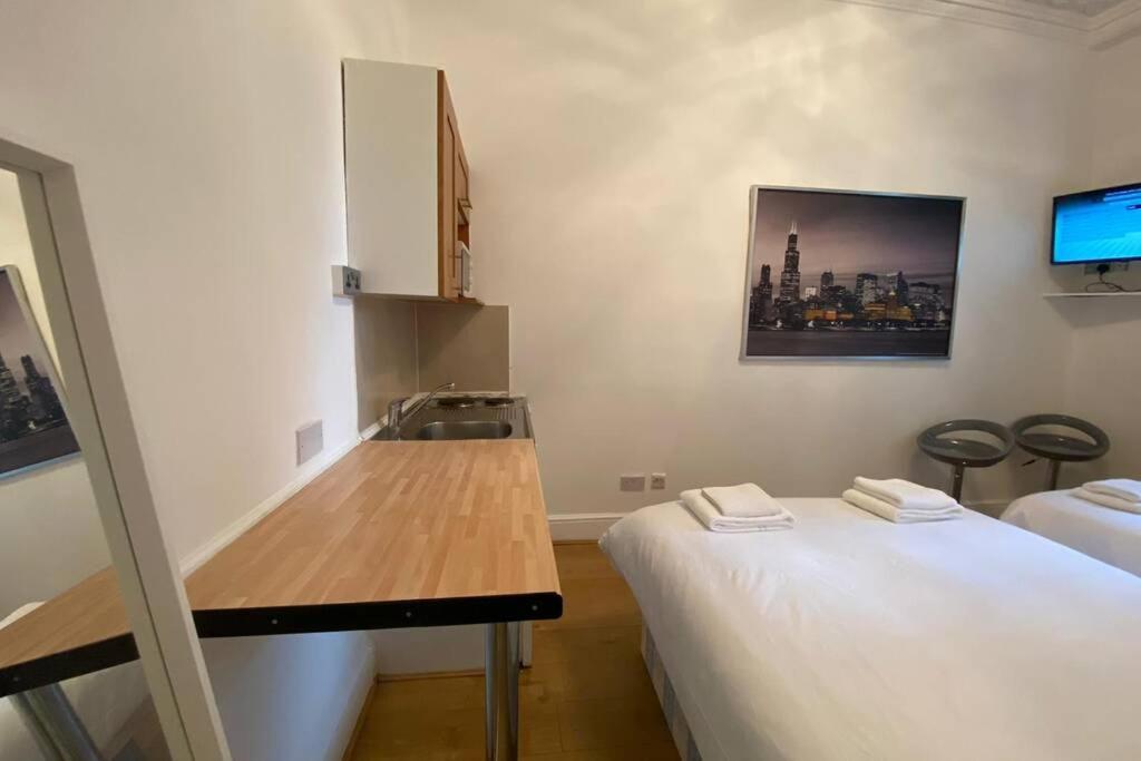 F6-Comfy Ground Flr Studio Fits 4- Near Paddington Лондон Екстер'єр фото